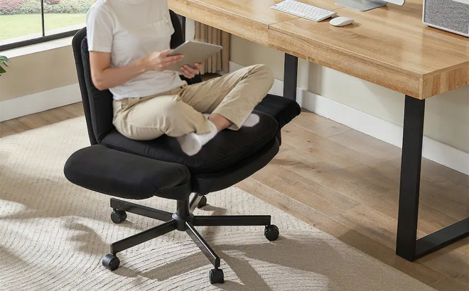 Bestier Ergonomic Cross Legged Office Chair with Flip Up Arms